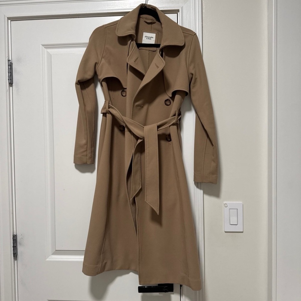 Abercrombie & Fitch Beige Outerwear